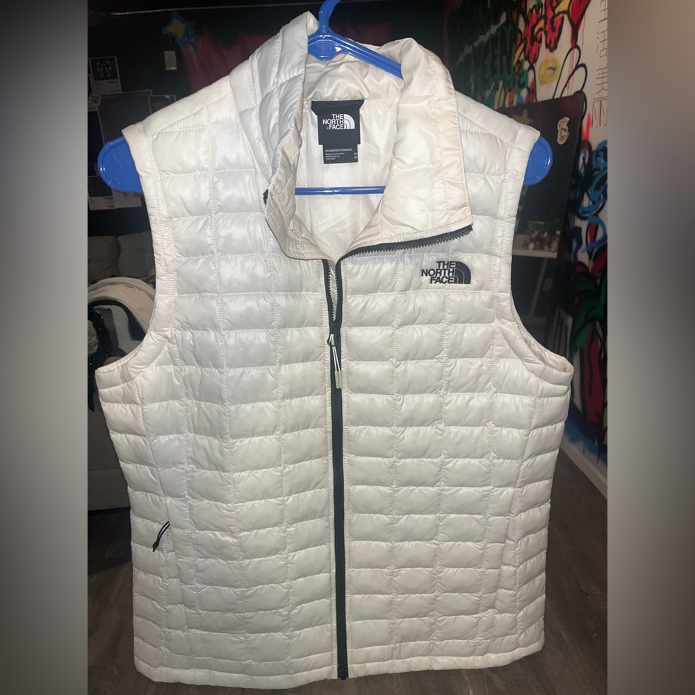 north face vest size M